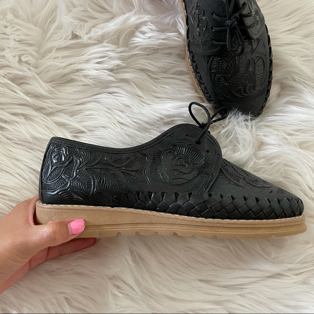 Tooled Leather Black Loafers Size 8